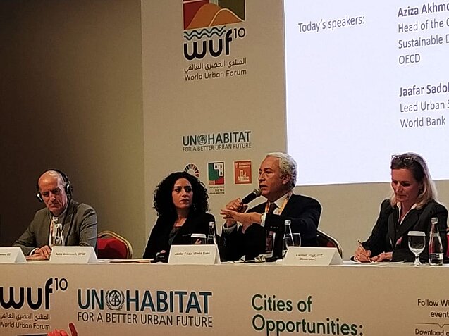 Cities share responsibility with national governments and we need place-based responses. Urban experts, practitioners and civil society discuss at the 10th World Urban Forum in Abu Dhabi. Photo: GIZ Cities share responsibility with national governments and we need place-based responses. Urban experts, practitioners and civil society discuss at the 10th World Urban Forum in Abu Dhabi. Photo: GIZ