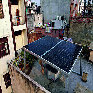 Photovoltaic system on flat roof 