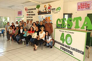 The CESTA team currently consists of 37 staff members and more than 2000 voluntary members. Photo: CESTA Group of people